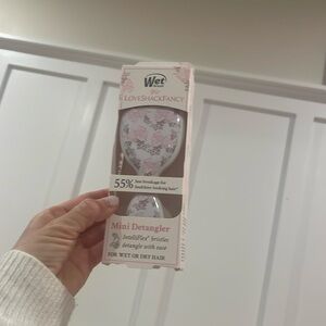 NWT - LoveShackFancy x Wet Brush - Mini Detangler - Rosa Beaux - Pink